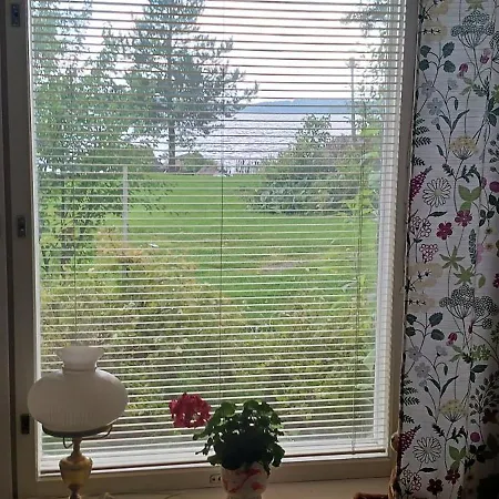 Kaksio Jaerven Rannalla Urjalassaa